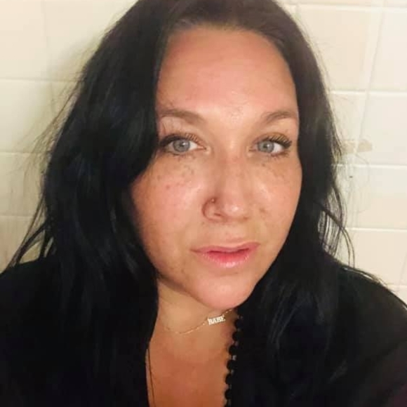 Meet your Posher, Tabatha - Picture 1 of 1